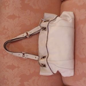 Vintage B. Makowsky genuine leather off white shoulder bag.